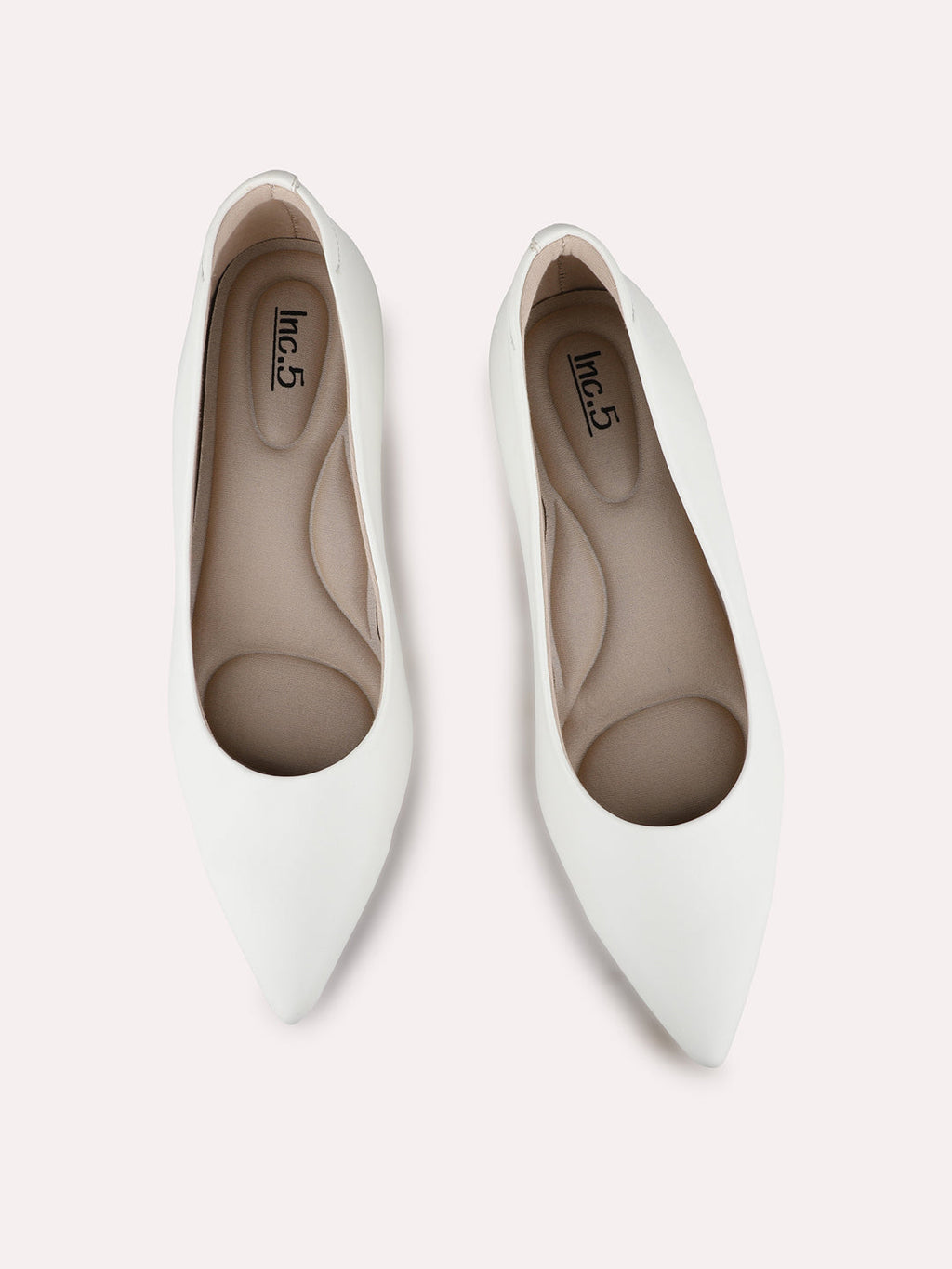 Women White Party Wear Solid Pointed Kitten Heel Pumps