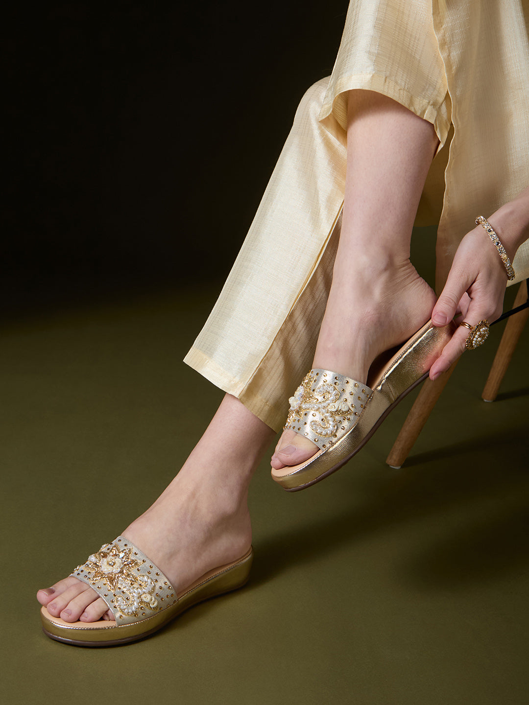 Women Golden Ethnic Embellished Pattern Pointed Flatform Heel Sandals